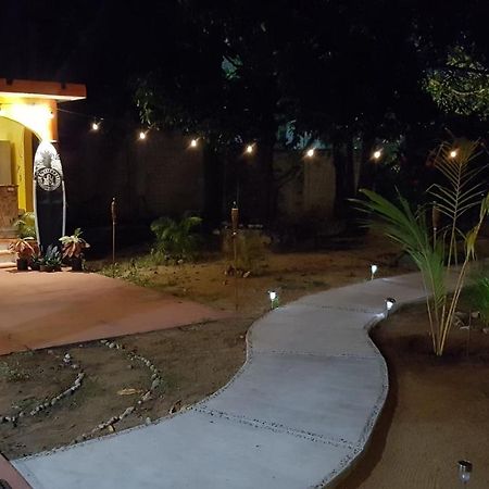 Villa Mango Hostel Пуерто Ескондидо Екстериор снимка