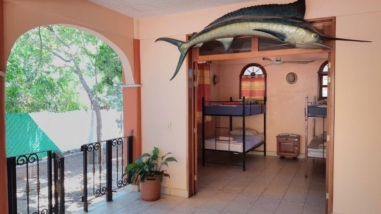 Villa Mango Hostel Пуерто Ескондидо Екстериор снимка