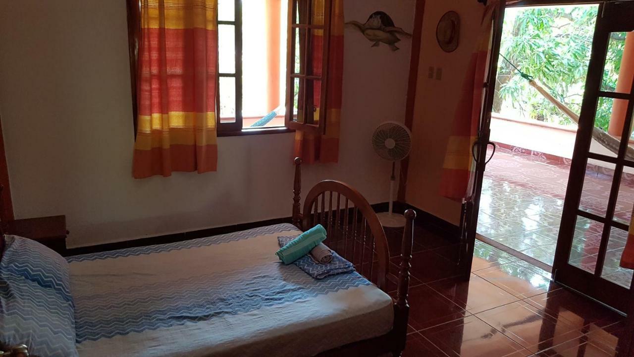 Villa Mango Hostel Пуерто Ескондидо Екстериор снимка