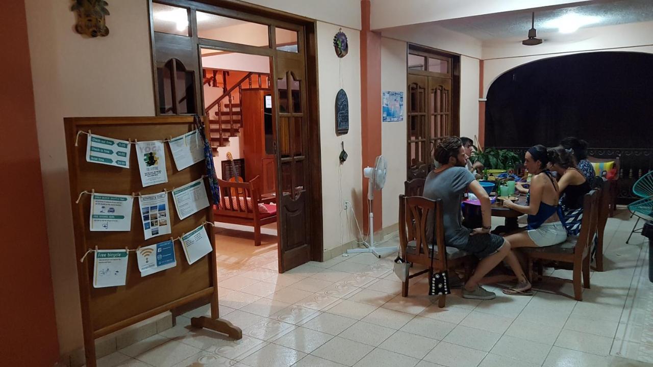 Villa Mango Hostel Пуерто Ескондидо Екстериор снимка