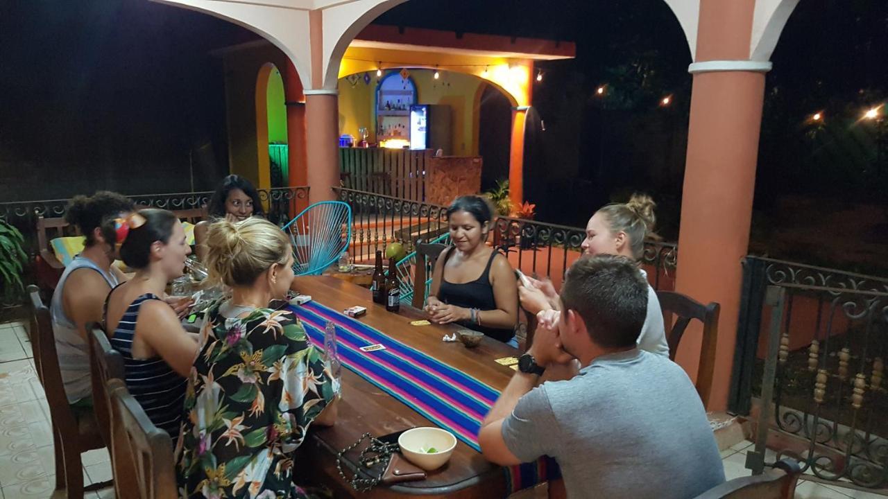 Villa Mango Hostel Пуерто Ескондидо Екстериор снимка